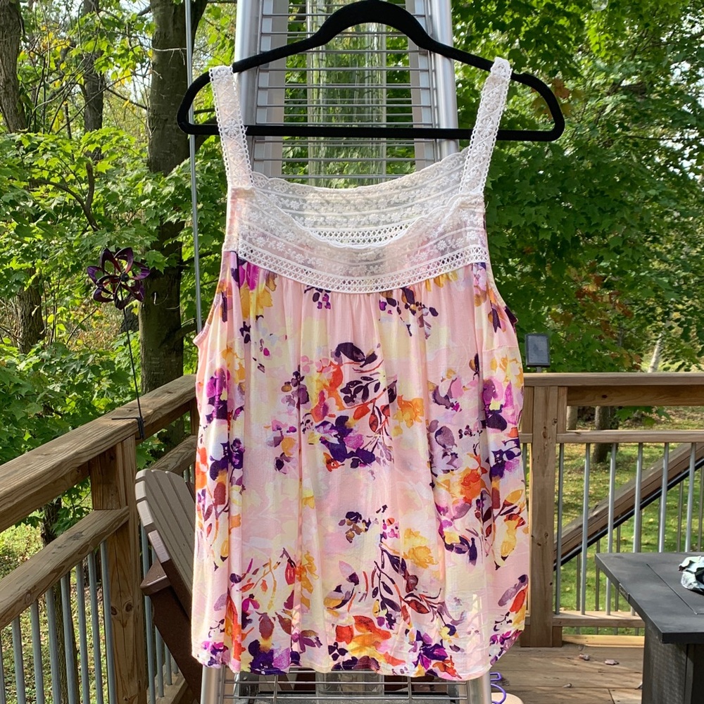 Torrid Floral Lace Trim Tank Top - Pink and Purple